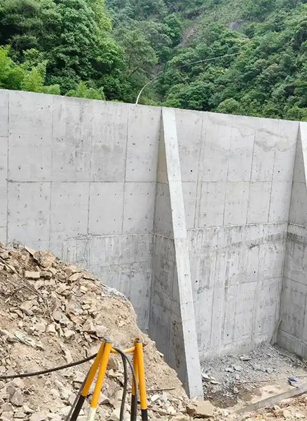 临汾蒲县重力式挡土墙